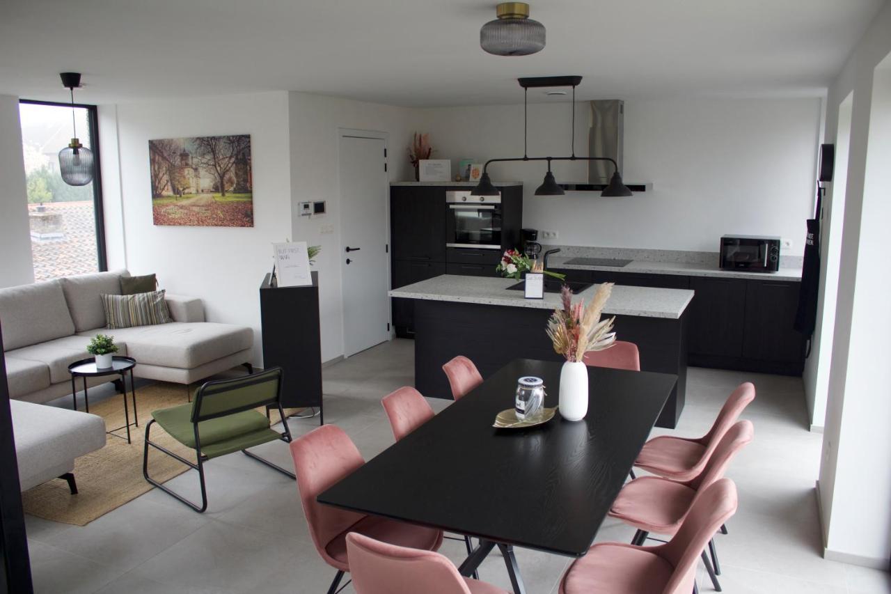 Vila Aan Wal Rekem Exteriér fotografie